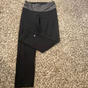 Lulu lemon crop workout pants.